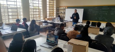 Alunos da rede municipal terão aulas de robótica e informática