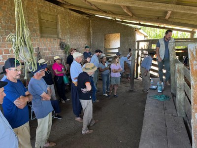 Controle de carrapato bovino é tema de workshop promovido pelo Comder