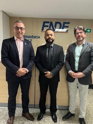 Em viagem à Brasília secretários garantem recursos ao município