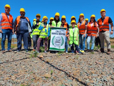 Estudantes da Peri Coronel e Gabriela Mistral visitam obra da Barragem de Bagé