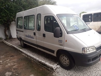 Micro-ônibus que realiza o “porta a porta” é reformado