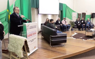 Prefeito de Bagé participa do 3º Simpósio Gaúcho de Ovinocultura