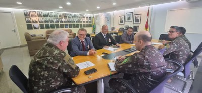 Prefeito se reúne com Exército em Brasília para tratar da obra da Barragem