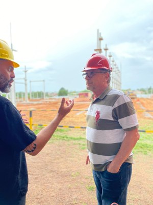 Prefeito visita obra que deve melhorar fornecimento de energia em Bagé