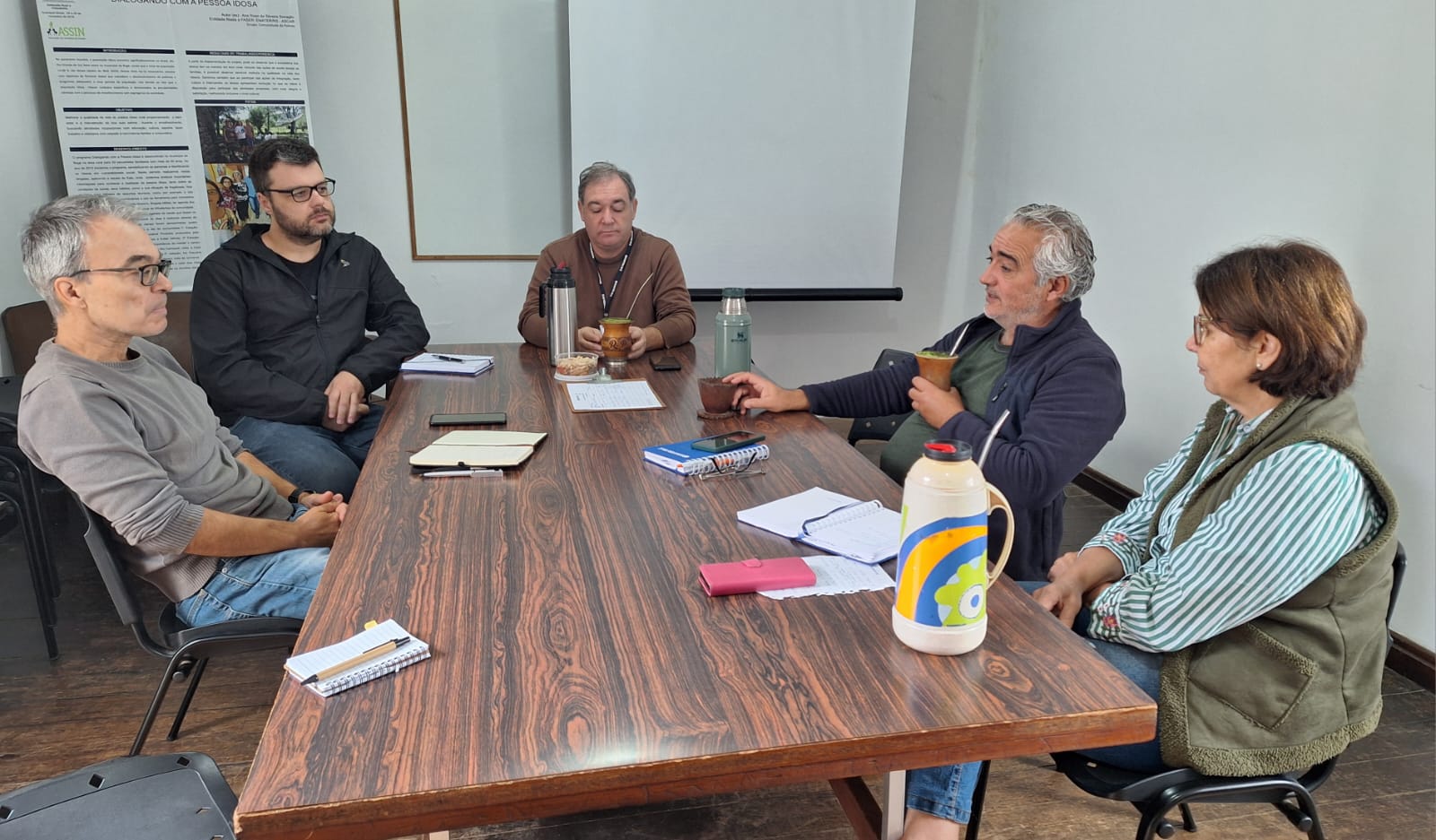 Prefeitura articula formas de melhorar estrutura da Feira Livre e aumentar a produção local