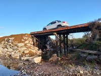 Prefeitura conclui reforma da ponte da Estiva na estrada do Passo do Pinto