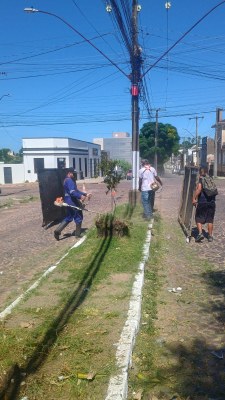 Prefeitura de Bagé realiza mutirão de limpeza urbana na região central