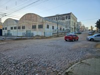 Prefeitura orienta motoristas sobre bloqueios temporários nas ruas João Teles e Flores da Cunha