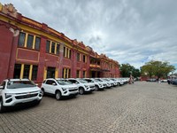 Prefeitura realiza entrega 16 veículos para reforçar estrutura de atendimento