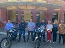 Prefeitura recebe duas novas motos para a Guarda Municipal e entrega brevês a agentes formados em curso tático