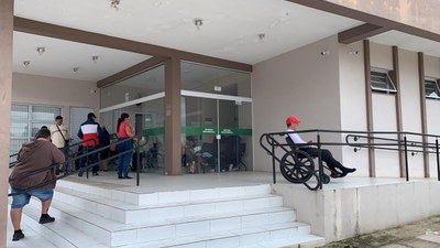 Reabilitação física entrega cadeiras de rodas