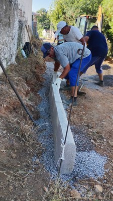 Rua João de Deus Galvão começa a receber calçamento