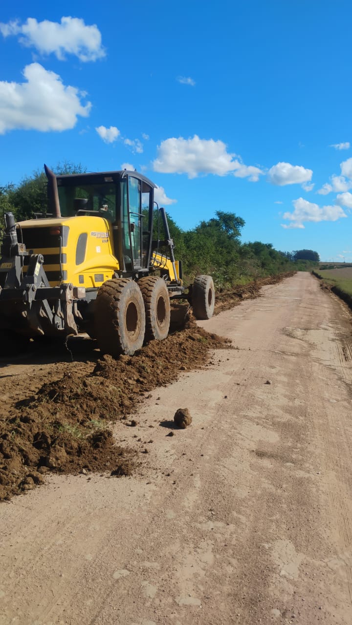 Secretaria de Desenvolvimento Rural detalha ações de trabalho para recuperação de vias e corredores do interior