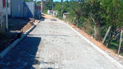Seinfra avança no calçamento da rua João de Deus Galvão