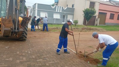 Seinfra inicia trabalhos para calçamento da rua Waldemar Machado