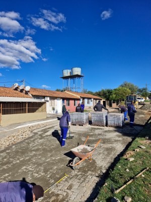 Seinfra recupera calçadas do Residencial Charrua