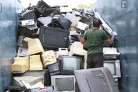 Semapa promove ação de coleta de materiais inservíveis na Praça do Coreto