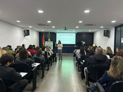 Seminário Regional debate identificação das violências contra a mulher em Bagé