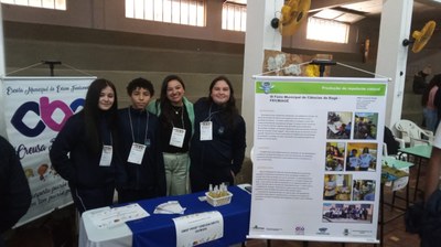 Trabalhos de alunos da rede municipal de ensino são classificados para etapa estadual da feira de ciências