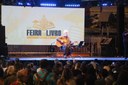 Vitor Ramil encerra a noite de sábado com show lotado na Feira do Livro de Bagé